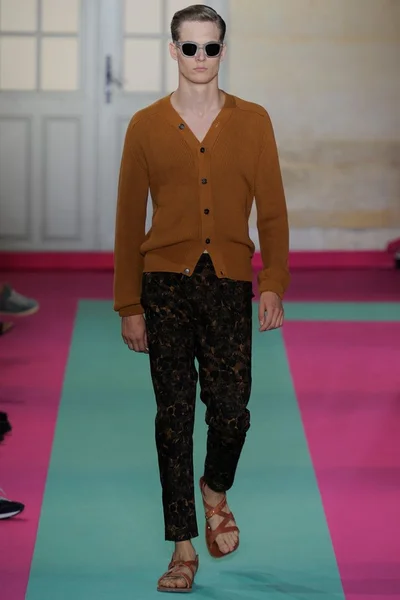 Look 14